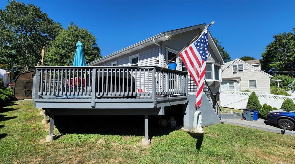 9 Wixon Rd, Kent Lakes, NY 10512-5858