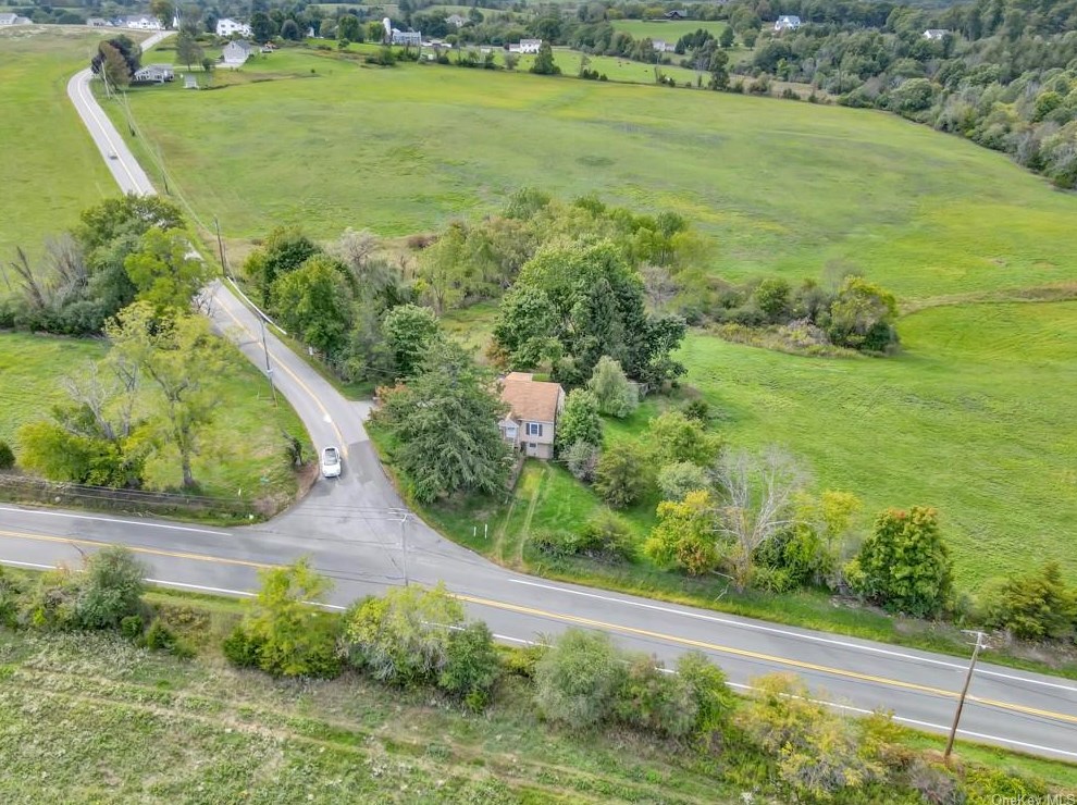 1207 Kings Hwy, Chester NY  10918-3104 exterior