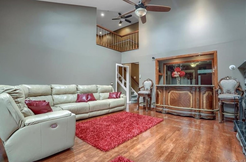 175 Van Wagner Rd, Poughkeepsie, NY 12603-1043