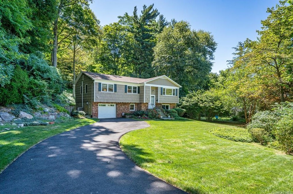 41 Pine St, Ardsley, NY 10502-1015