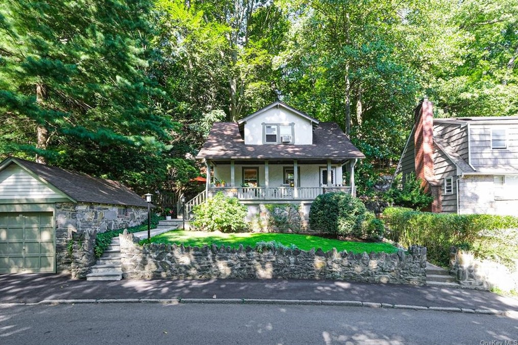 67 Cliff St, Yonkers, NY 10701-4404