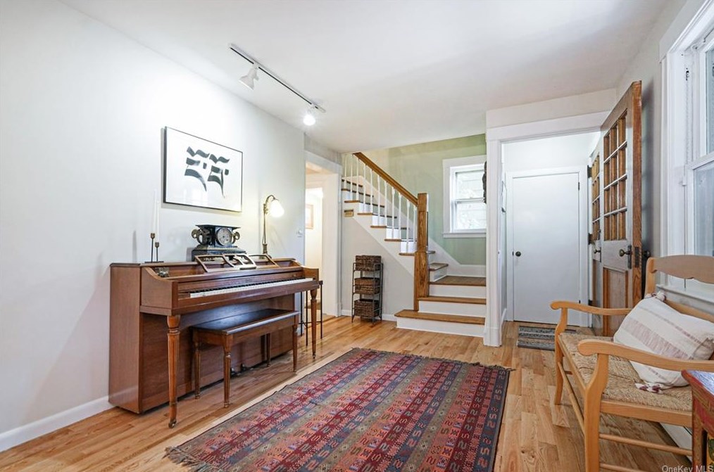 67 Cliff St, Yonkers NY  10701-4404 exterior