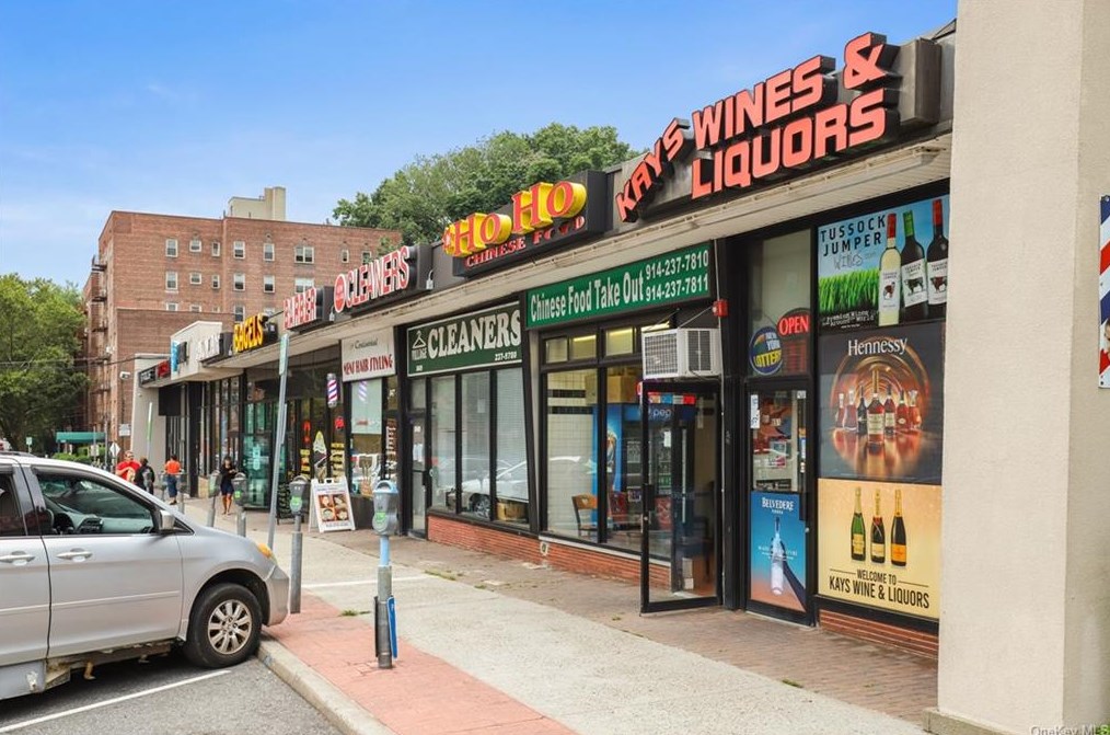 1440 Midland Ave, Yonkers NY  10708-6044 exterior