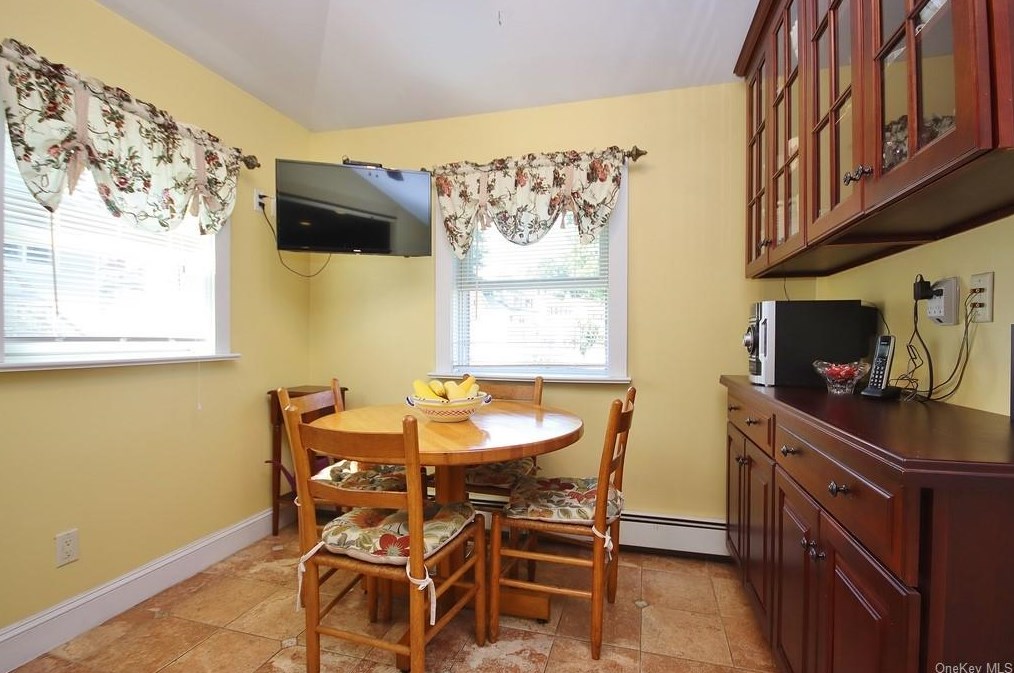 1616 Rose Ave, Mamaroneck NY  10543-3132 exterior