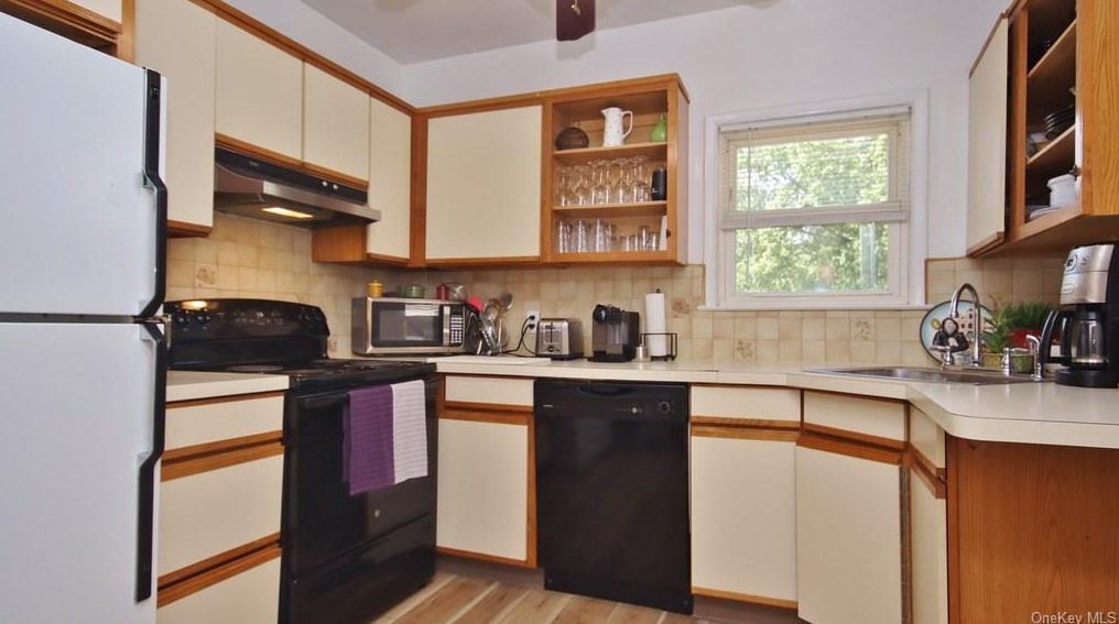 1616 Rose Ave, Mamaroneck NY  10543-3132 exterior