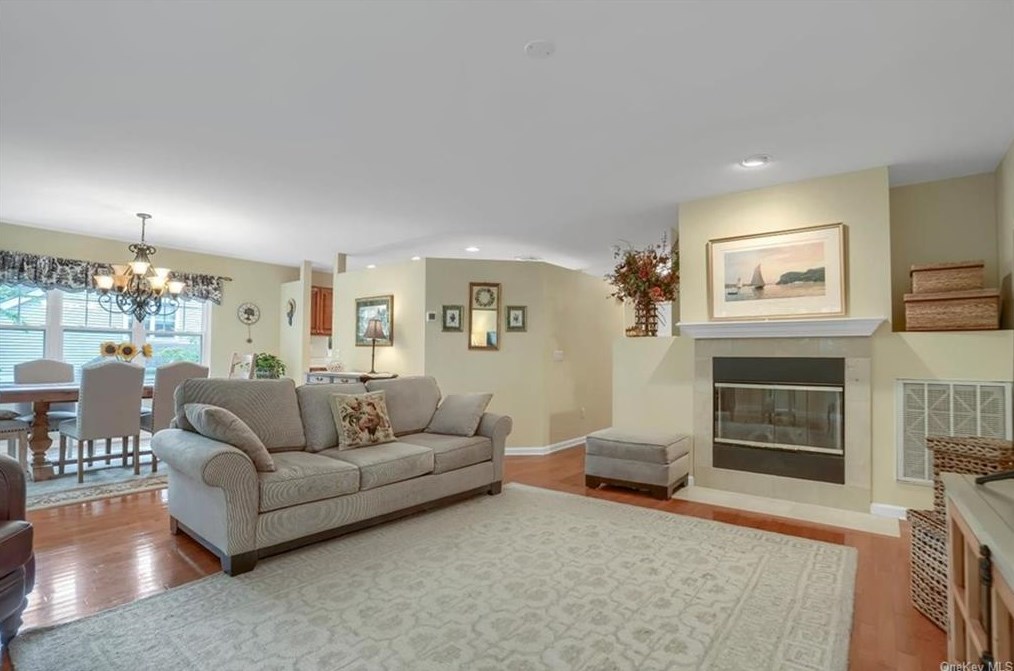 5 Apple Hill Ln, Peekskill NY  10566-4869 exterior