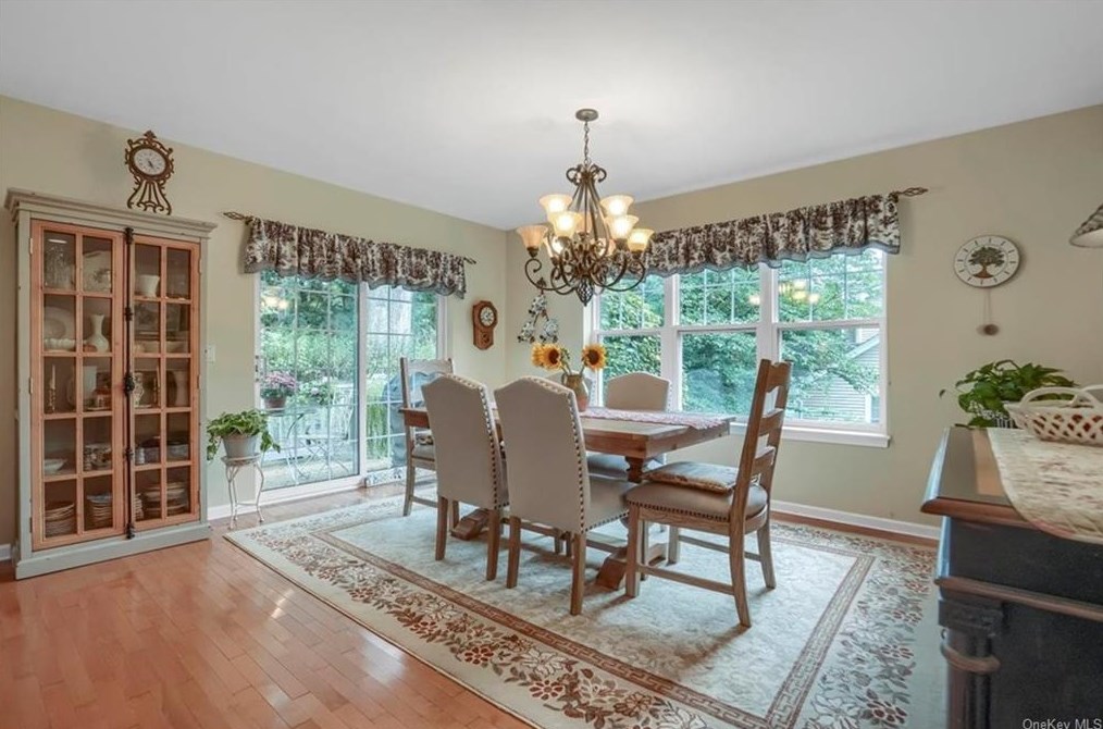 5 Apple Hill Ln, Peekskill NY  10566-4869 exterior