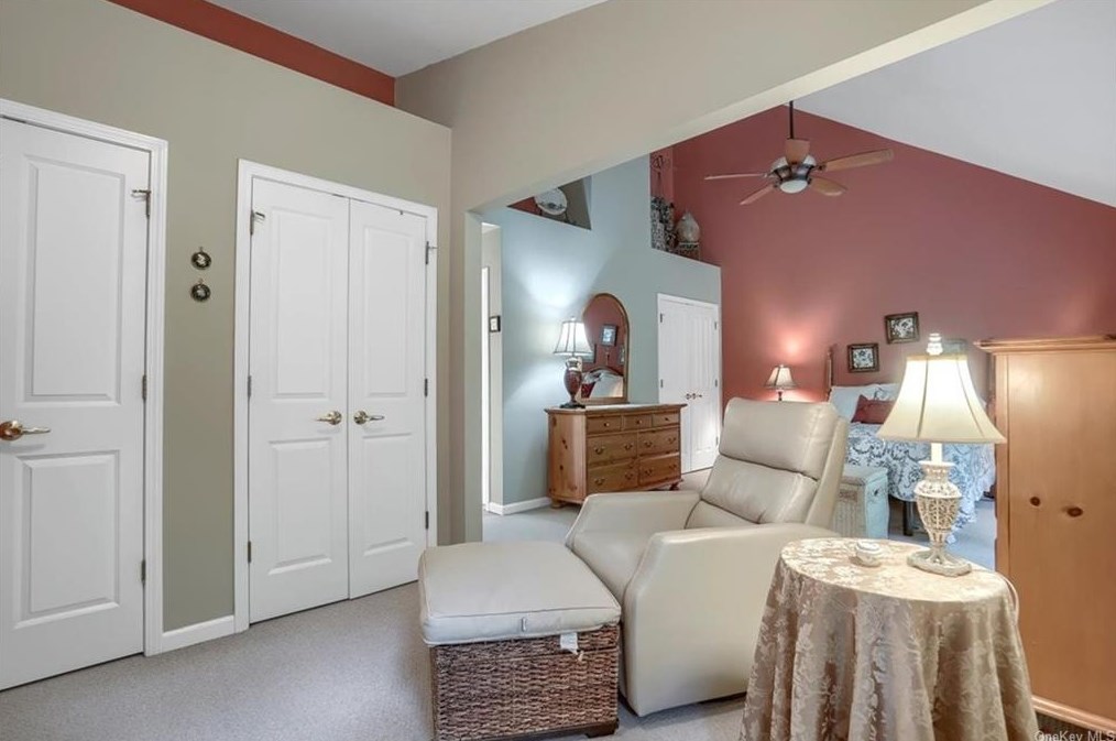 5 Apple Hill Ln, Peekskill NY  10566-4869 exterior