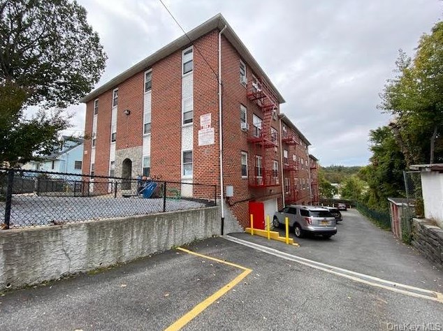 197 Hoover Rd Apt 2c, Yonkers, NY