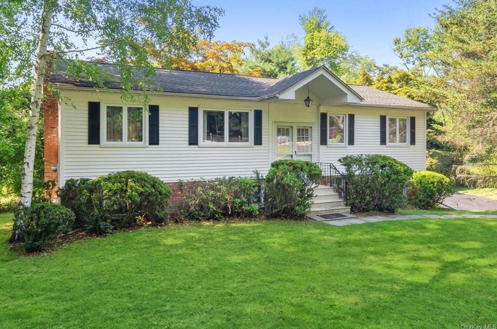 28 Lake Gilead Rd, Kent Lakes, NY 10512-2208