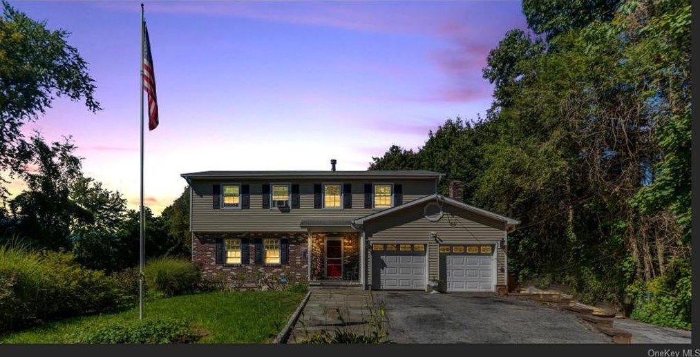 14 Orchard St, Montrose, NY 10548-1006