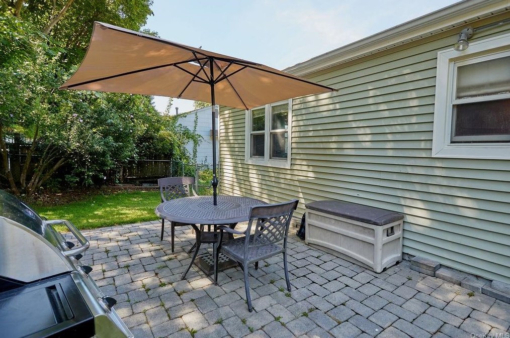 14 Heaney Dr, Beacon, NY 12508-4114