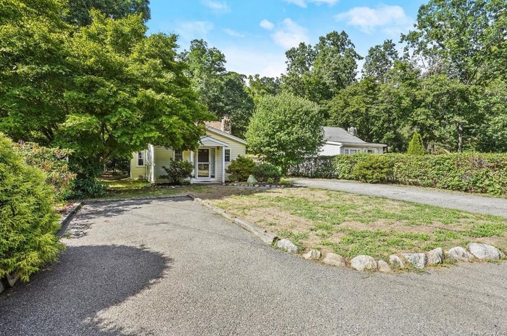 64 Sherwood Rd, Cortlandt Manor, NY 10567-1000