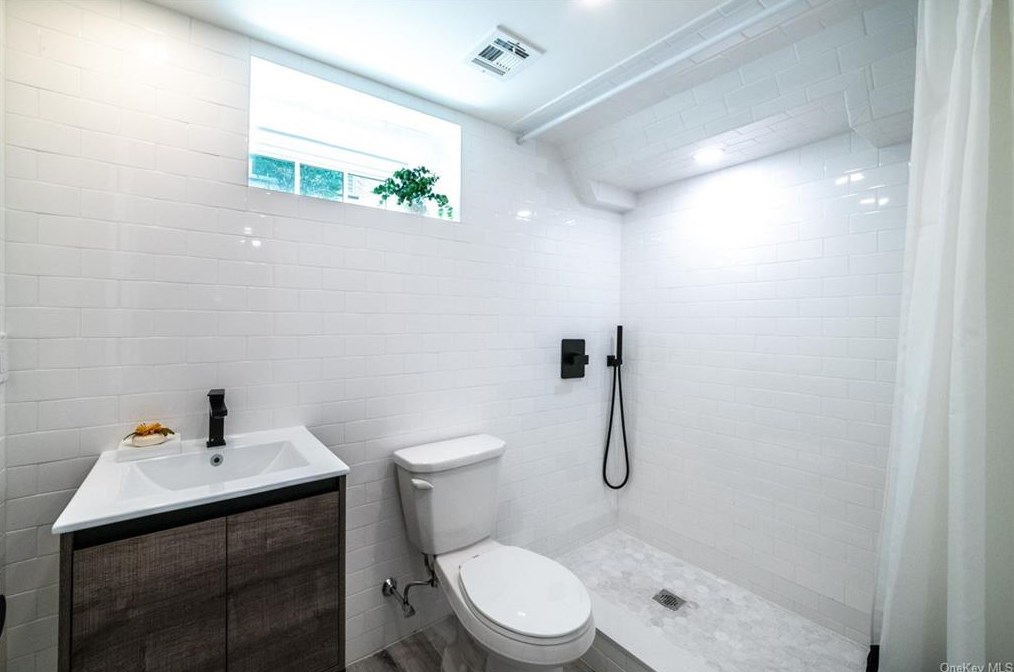 24 Kane Ave, Larchmont NY  10538-3545 exterior