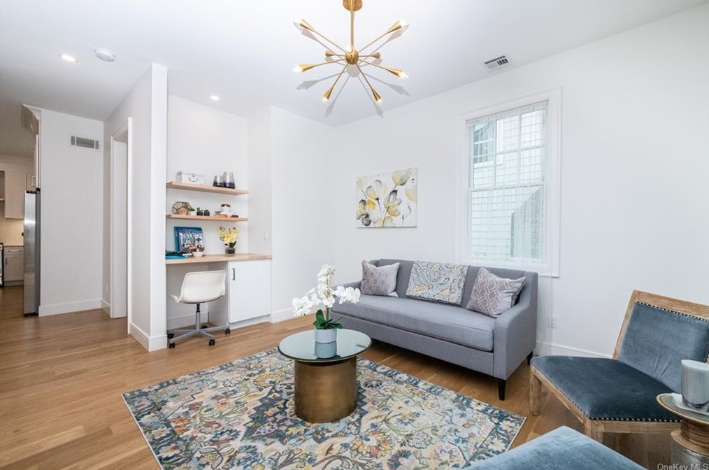 24 Kane Ave, Larchmont NY  10538-3545 exterior