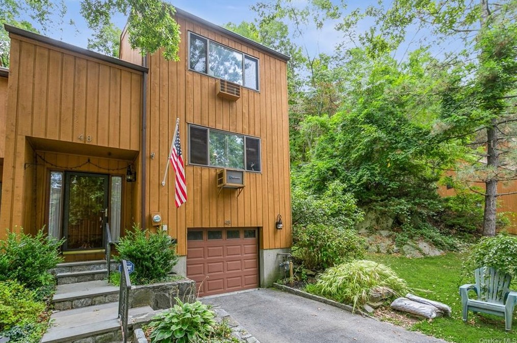 48 Amber Dr, Croton On Hudson, NY 10520-1525