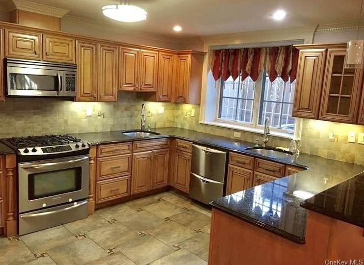 1509 E 17th St Apt 1, Brooklyn, NY 11230