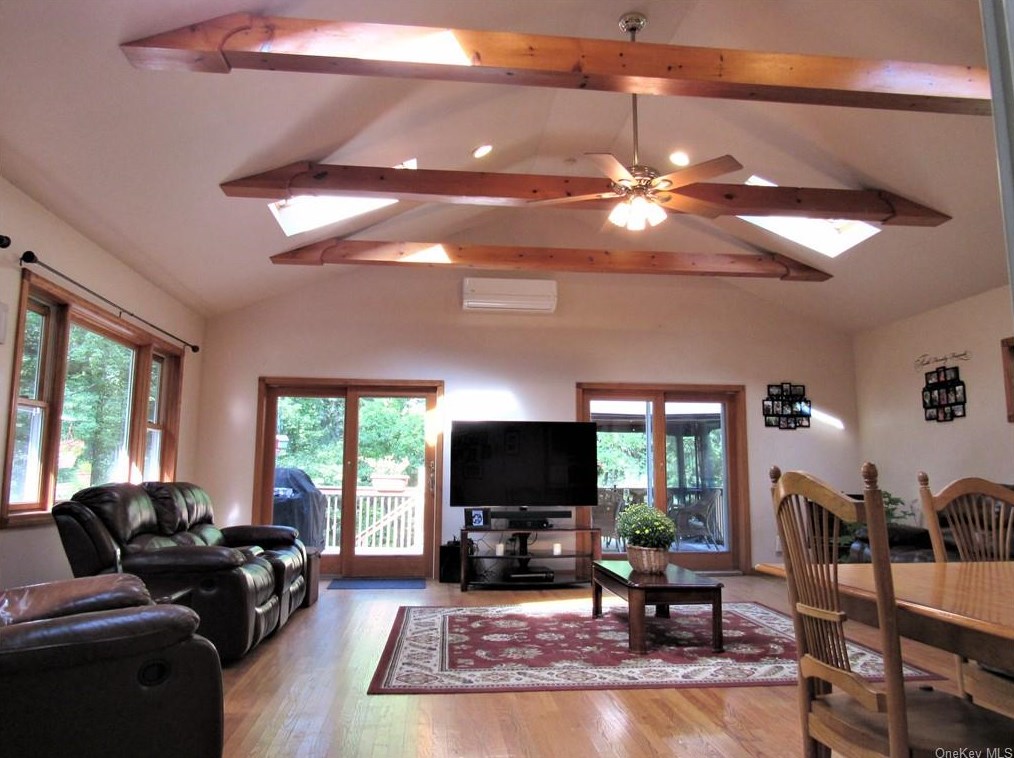 189 Nichols St, Kent Lakes, NY 10512