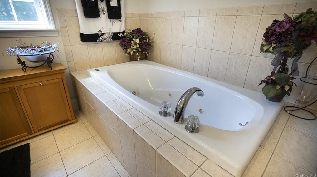 290 Spring St, Monroe NY 10950-3620 exterior