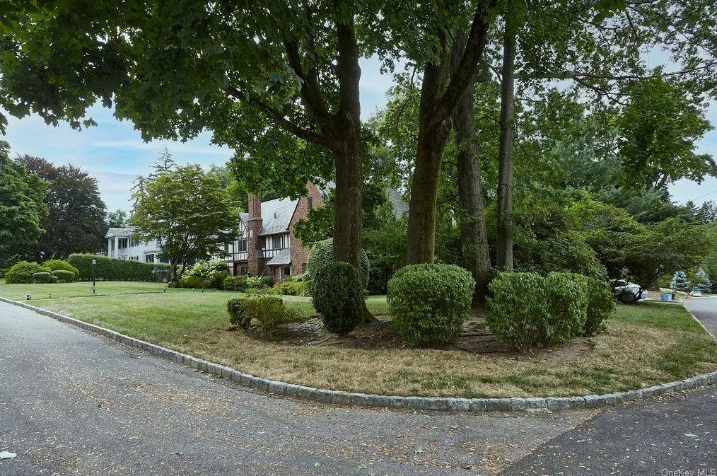 46 Longvue Ave, New Rochelle, NY 10804