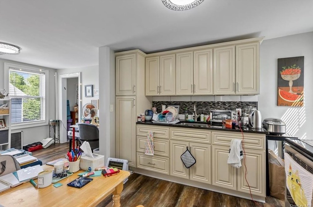 12 James St, Beacon, NY 12508