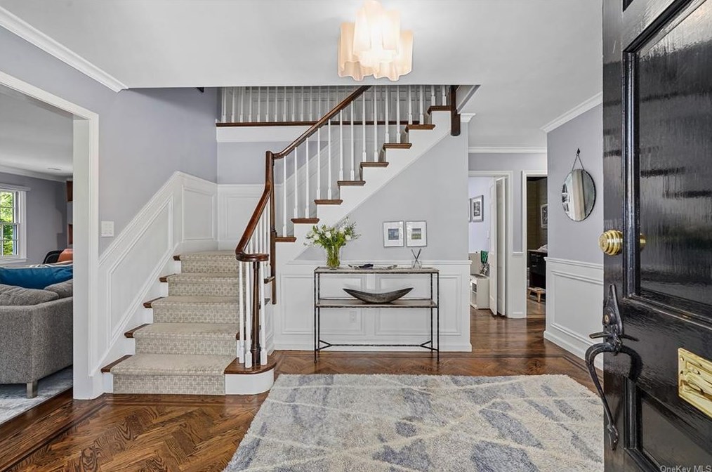 132 Sheridan Rd, Scarsdale, NY 10583