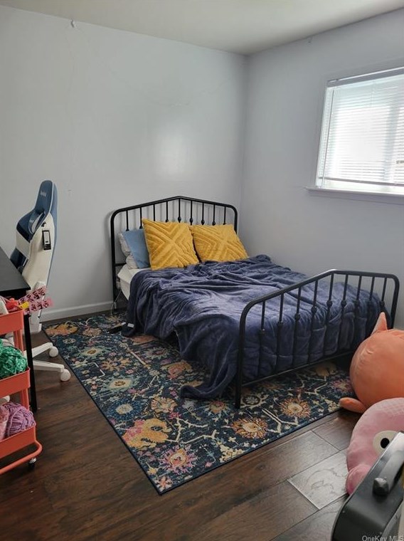 42 Elissa Ln, Yonkers NY 10710-1803 exterior