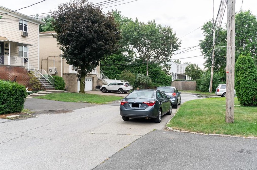74 Slocum Ave, Yonkers, NY 10708