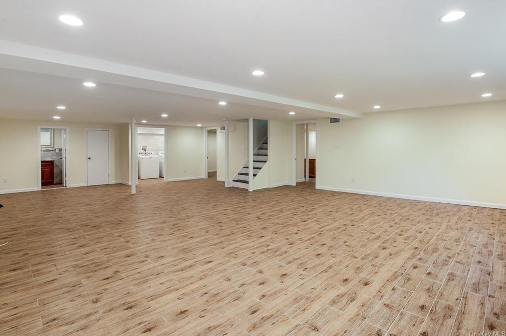 87 Devon Rd, Yonkers NY 10708-5702 exterior