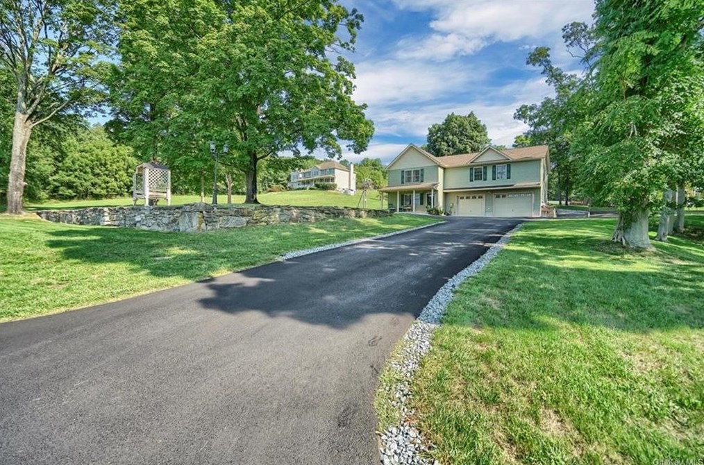 140 Conklingtown Rd, Chester, NY 10918-1812