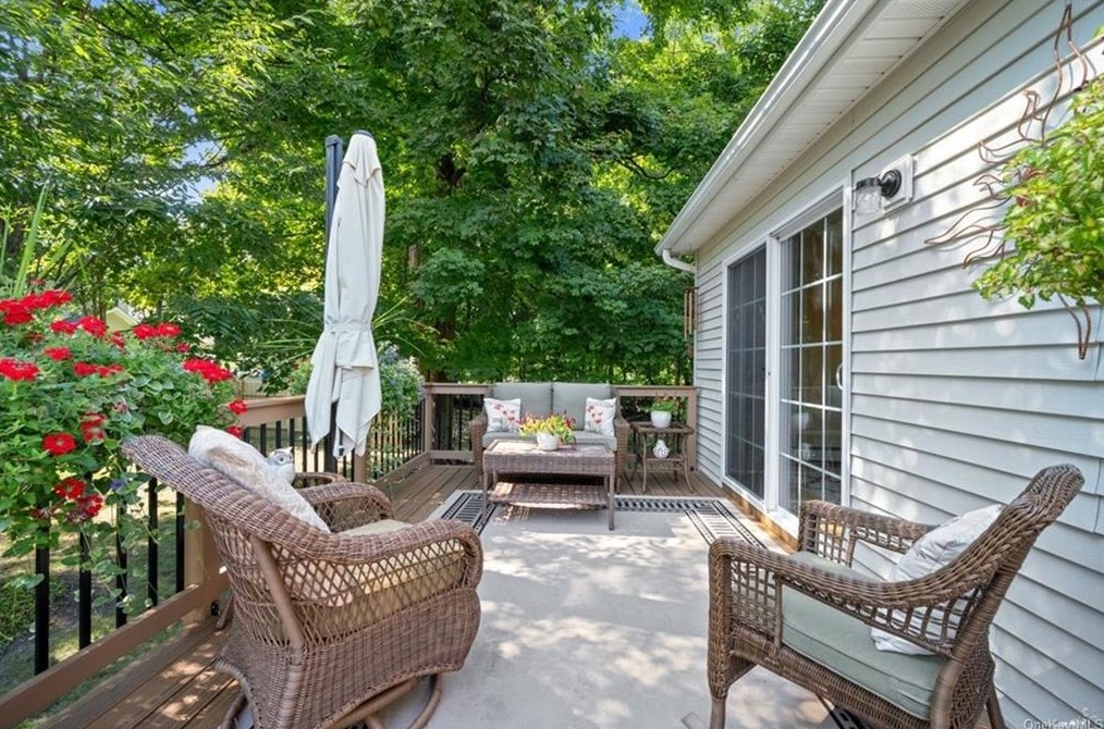 74 Crossman Ave, Monroe NY 10950-1201 exterior