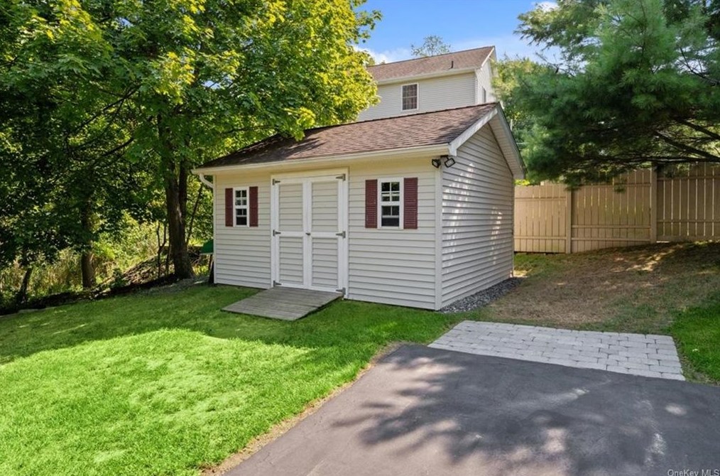 74 Crossman Ave, Monroe NY 10950-1201 exterior