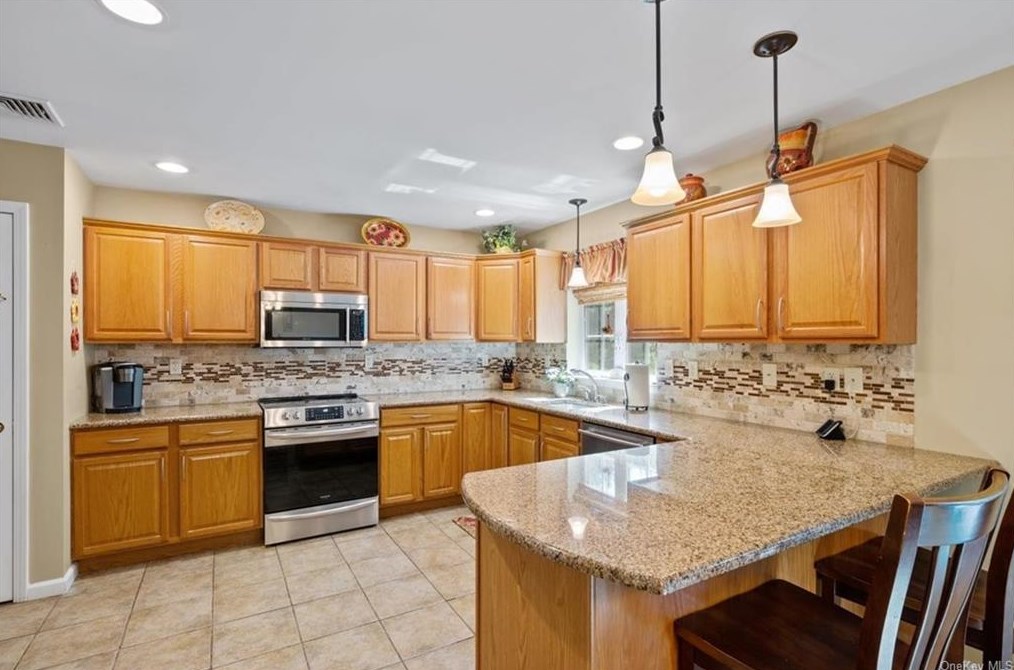 74 Crossman Ave, Monroe NY 10950-1201 exterior