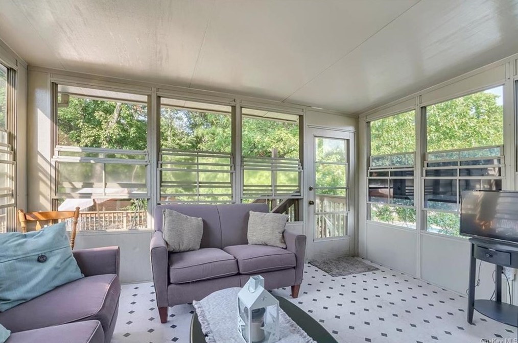 43 Maple Ln, Monroe NY  10950-1024 exterior