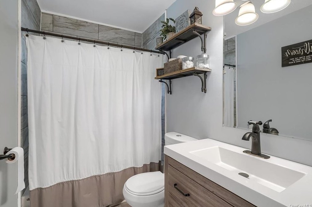 43 Maple Ln, Monroe NY  10950-1024 exterior