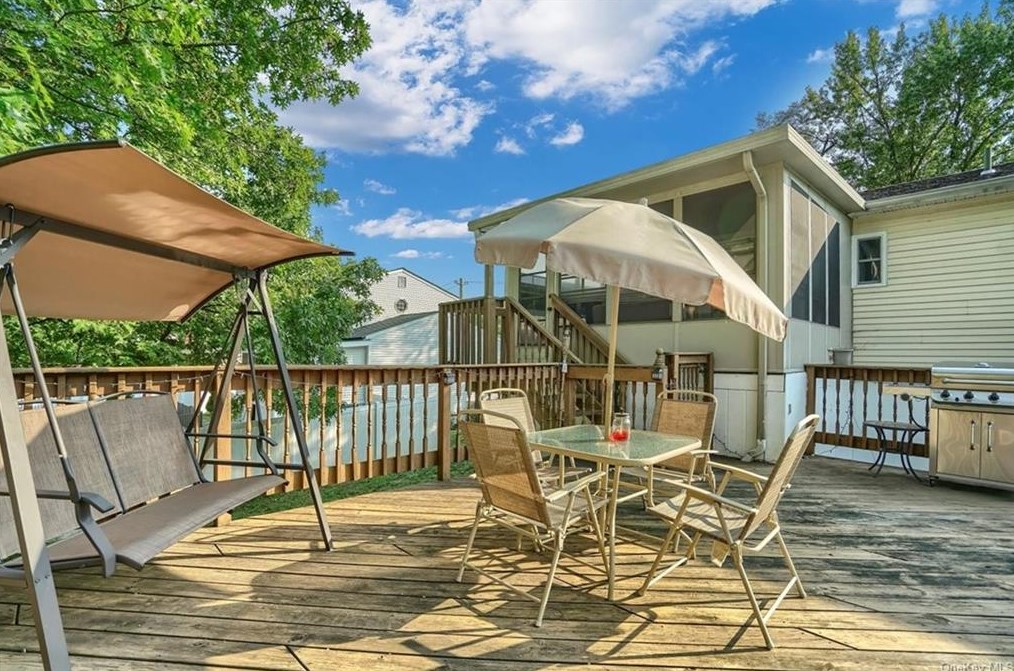 43 Maple Ln, Monroe NY  10950-1024 exterior