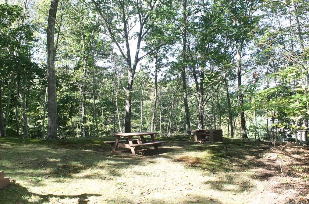 510 Drew Ln, Kent Lakes NY 10512-3750 exterior