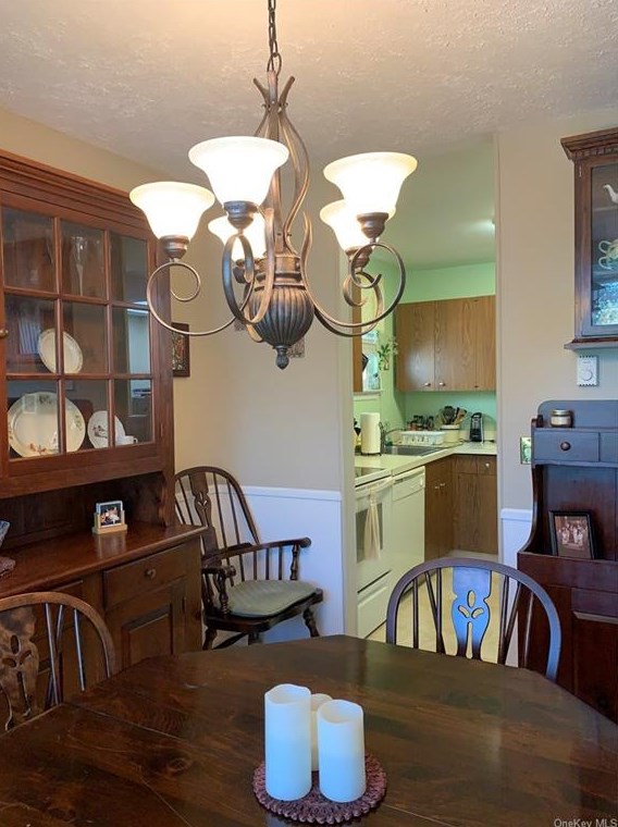 510 Drew Ln, Kent Lakes NY 10512-3750 exterior