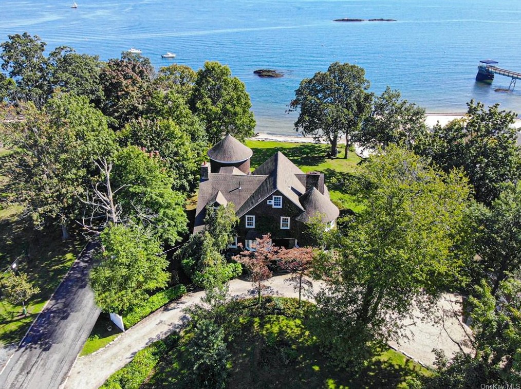 1057 Rushmore Ave, Mamaroneck, NY 10543-4530