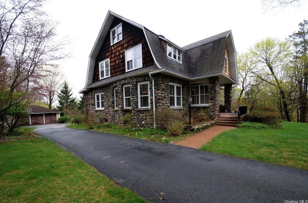 46 Grandview Ave, Airmont, NY 10901