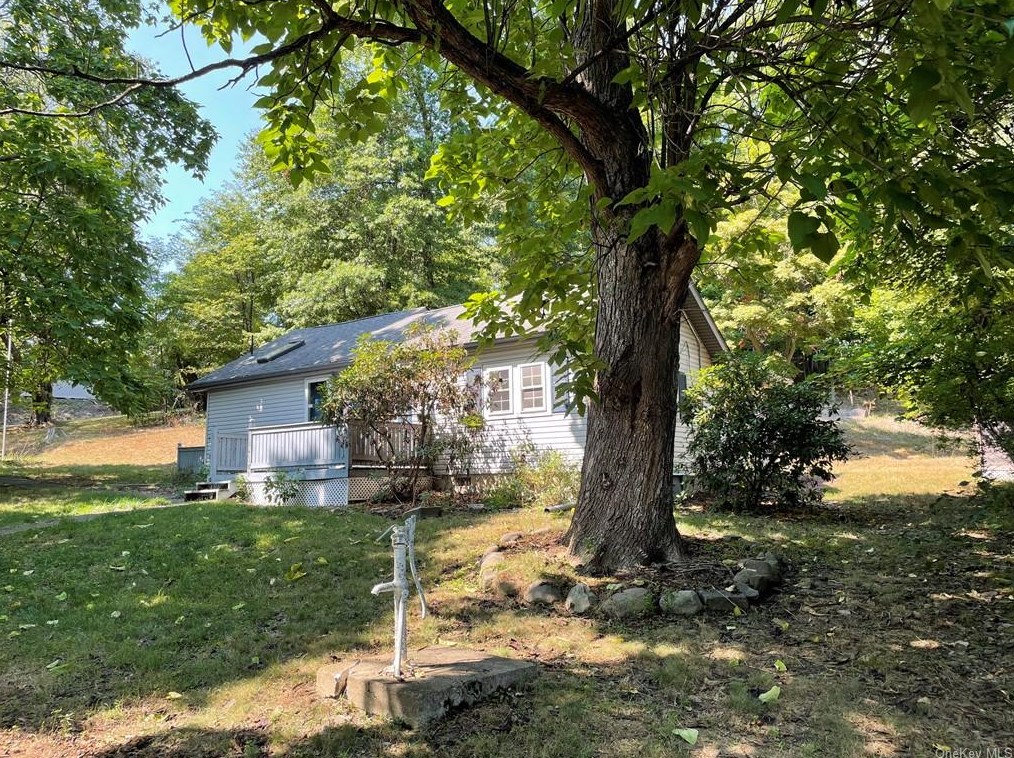 8 Skyline Trail, Salisbury Mills, NY 12577