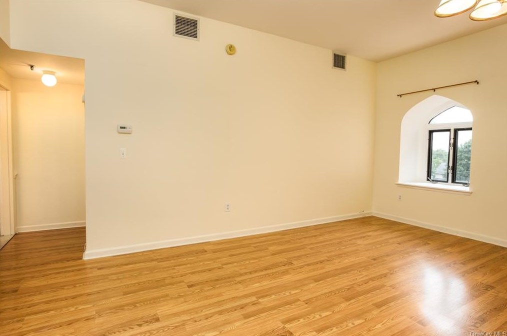 55 Mckinley Ave #d3-14, White Plains, NY 10606