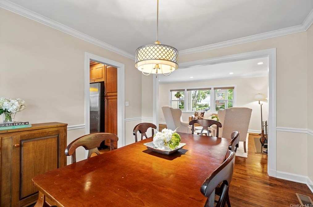 29 Howard Ave, Yonkers NY 10709-2714 exterior