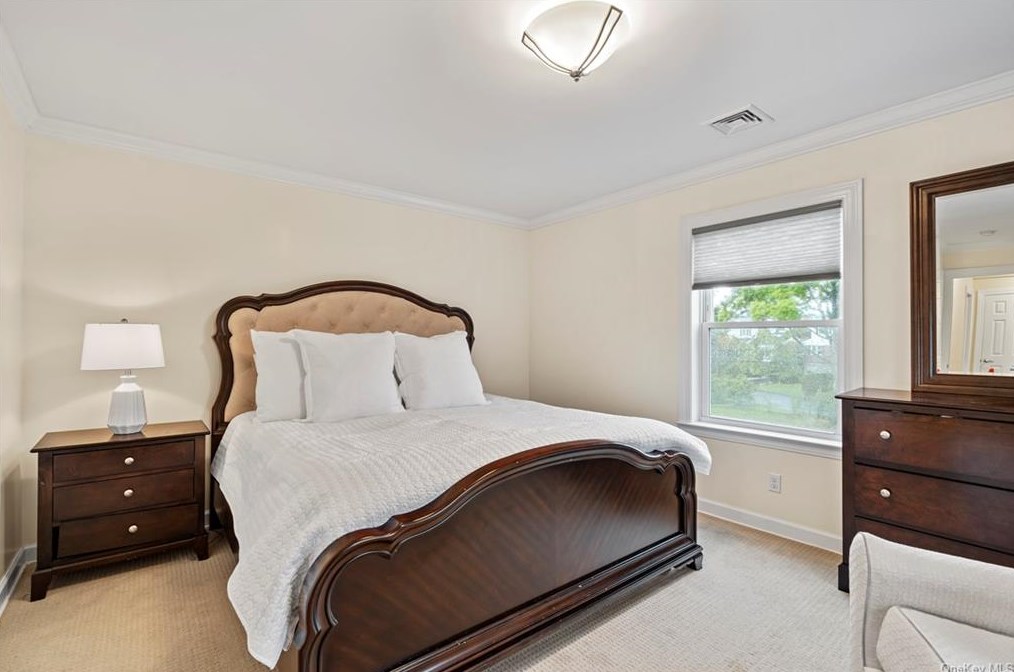 29 Howard Ave, Yonkers NY 10709-2714 exterior