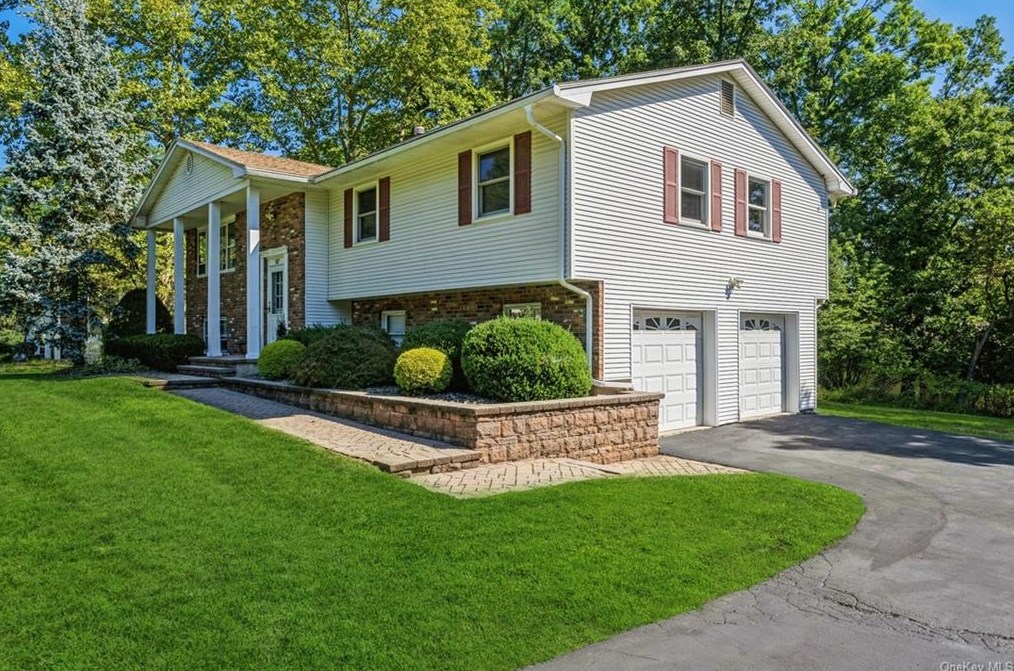 87 Joan Dr, New City, NY 10956