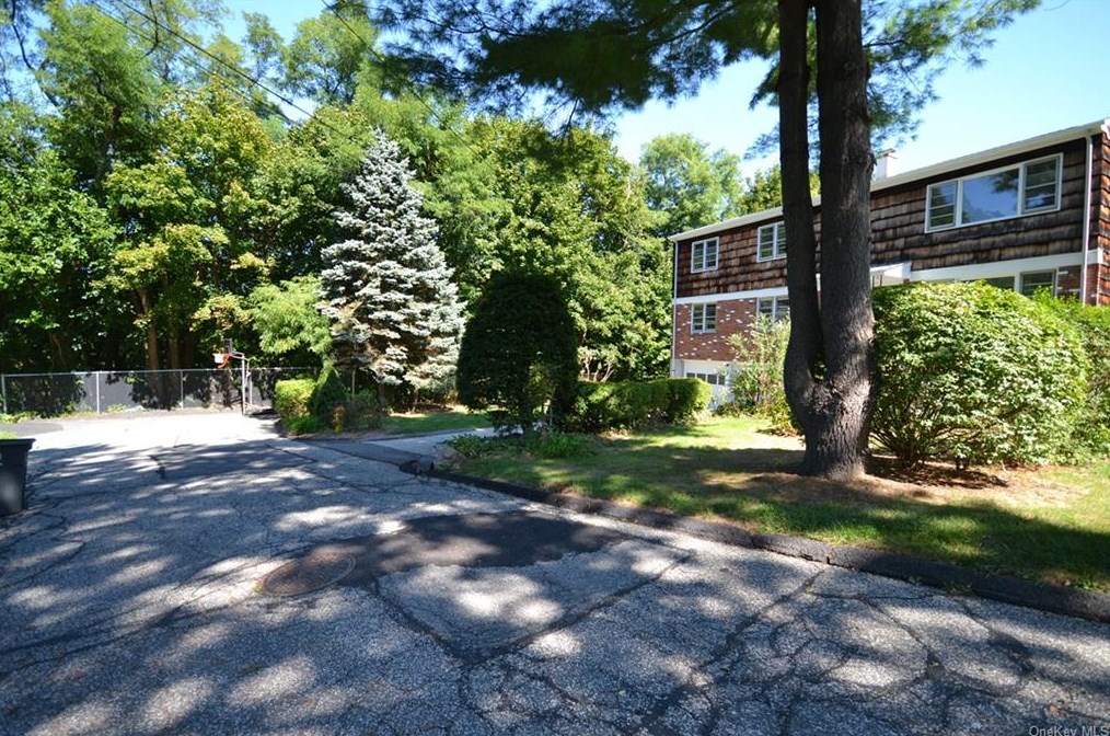 5 Northview Pl, White Plains, NY 10603