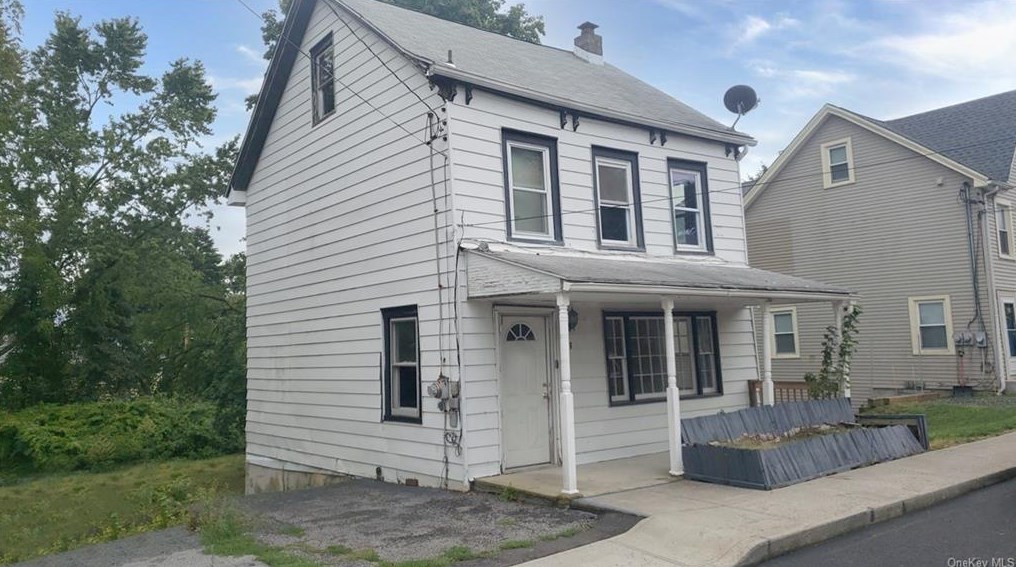 33 Grand St, Marlborough, NY 12542