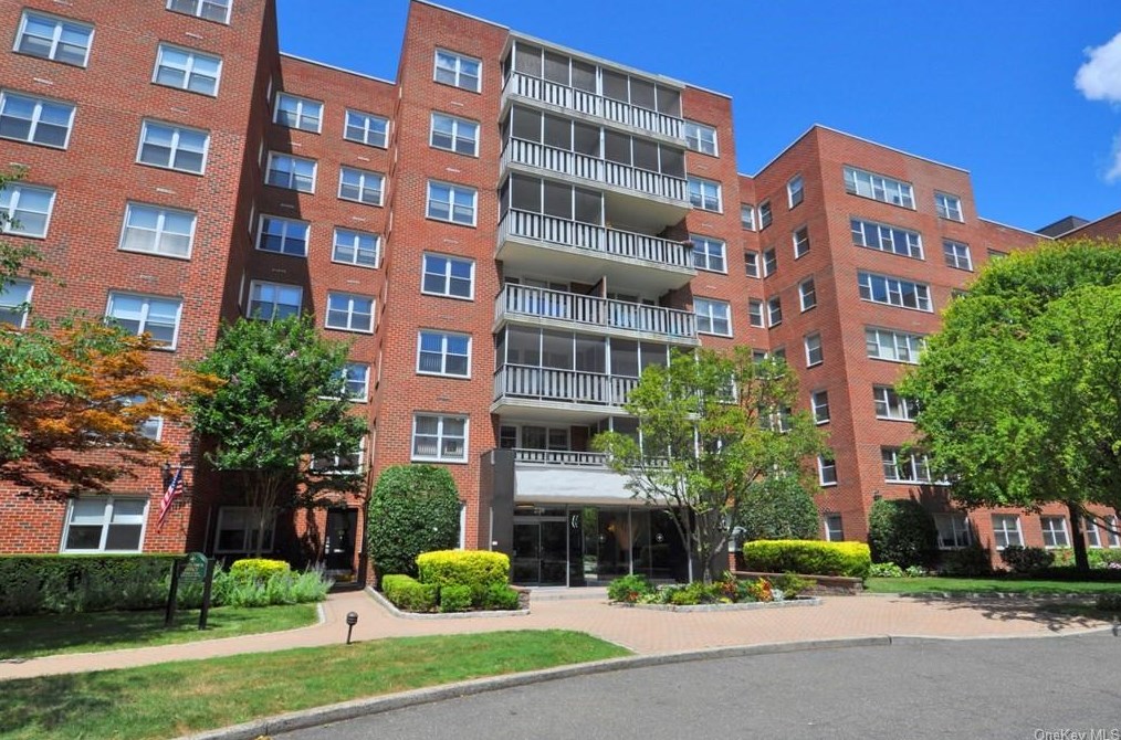 230 Garth Rd #3c1, Scarsdale, NY 10583
