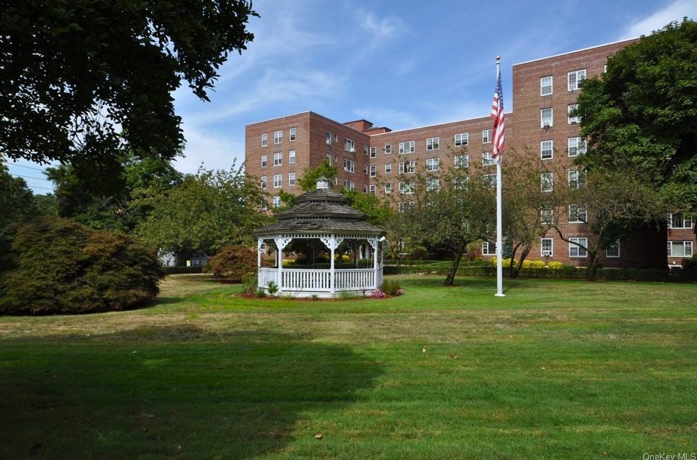 230 Pelham Rd Apt 5b, New Rochelle, NY