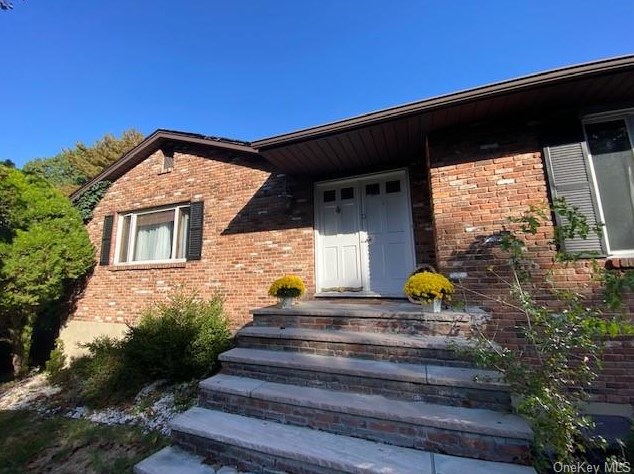 1 Panoramic Dr, Valley Cottage, NY 10989